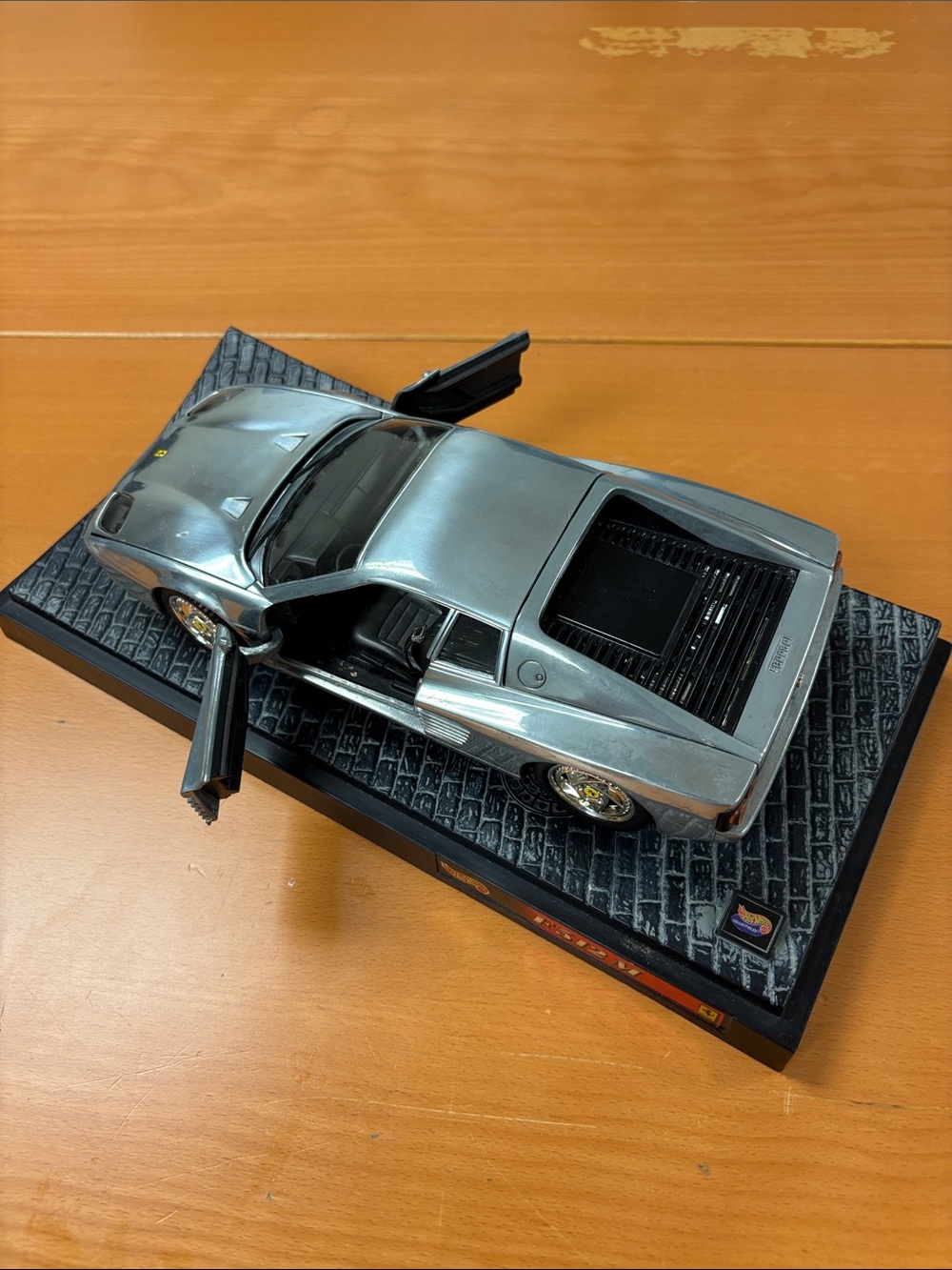 Silver Classic Sports Car Diecast Model F512 M